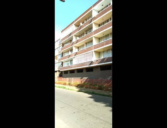 3 BEDROOM APARTMENT FOR SALE IN YEOVILLE